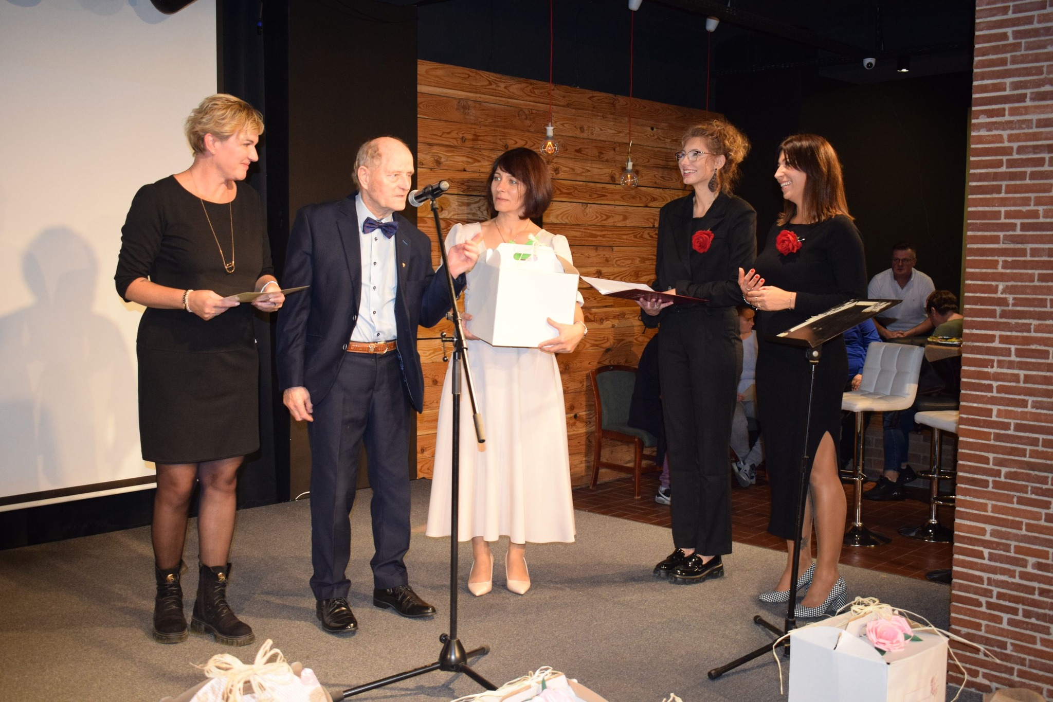 XXI Wystawa Integracyjna ,,Kwiatowe Nowości” pt. ,,Różany ogród”